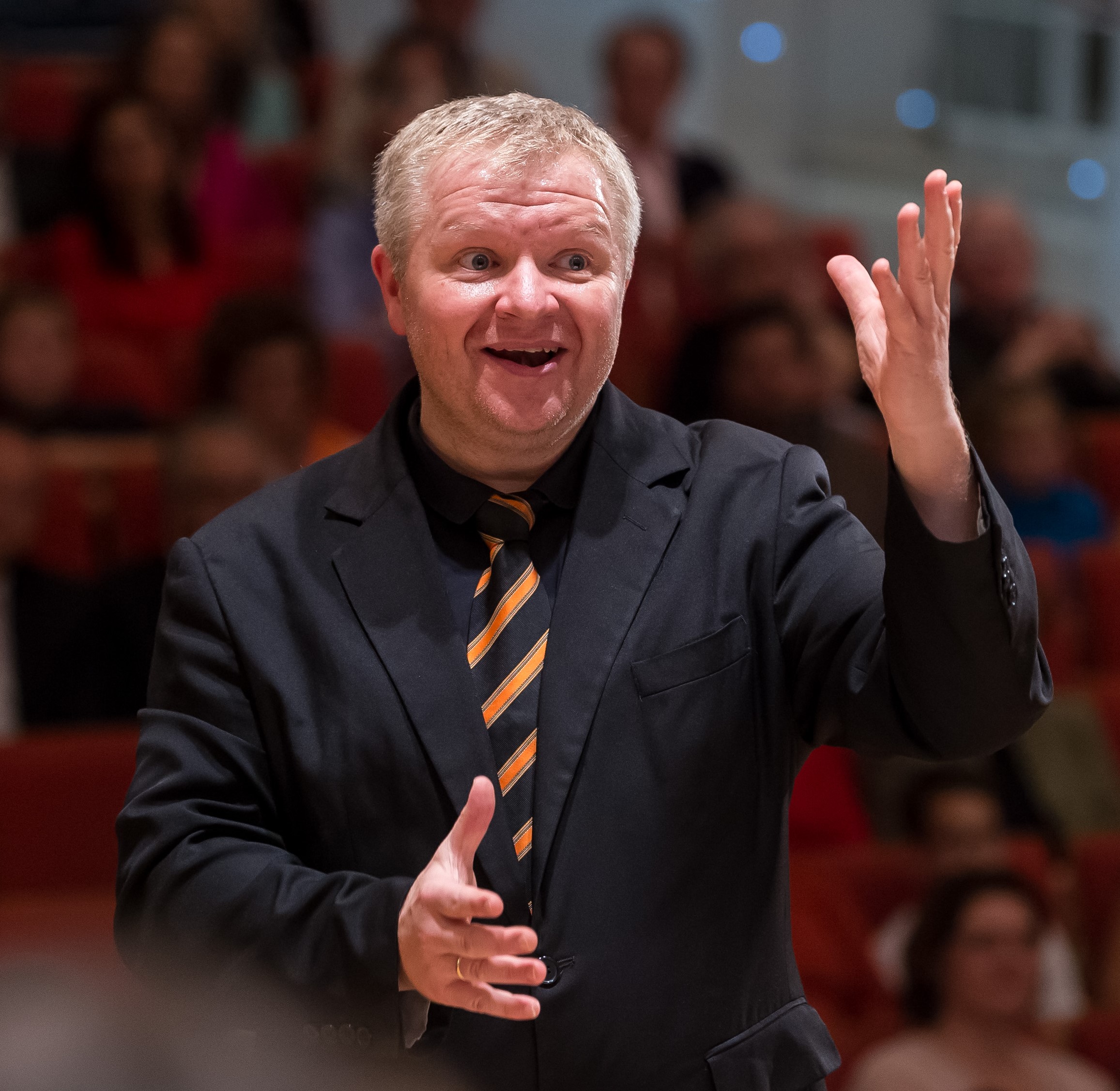 Albert MOSER, 5201 Seekirchen, Weinbergstiege 1, Albert MOSER 30 Jahre Jugendkantorei am Dom in Salzburg. Jubiläumskonzert in der Großen Aula der Universität Salzburg am 10.11.2017 Mitwirkende: Jugendkantorei am Dom, Salzburger Domkapellknaben und -MädchenLeitung: Gerrit Stadlbauer Foto und Copyright: Moser