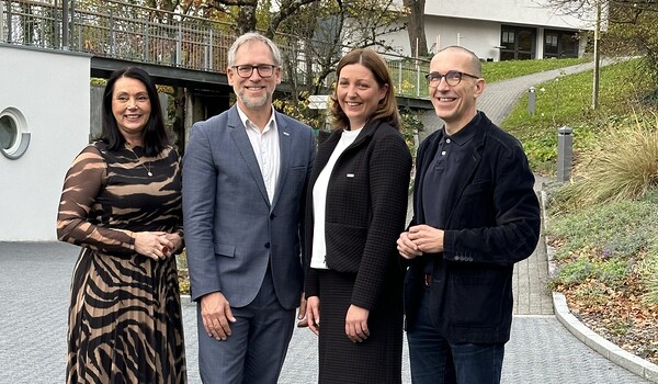 v.l.: Melanie Balaskovics (Caritas Eisenstadt), Alexander Bodmann (Vizepräsident), Nora Tödtling-Musenbichler (neue Caritas-Präsidentin), Walter Schmolly (Caritas Vorarlberg)