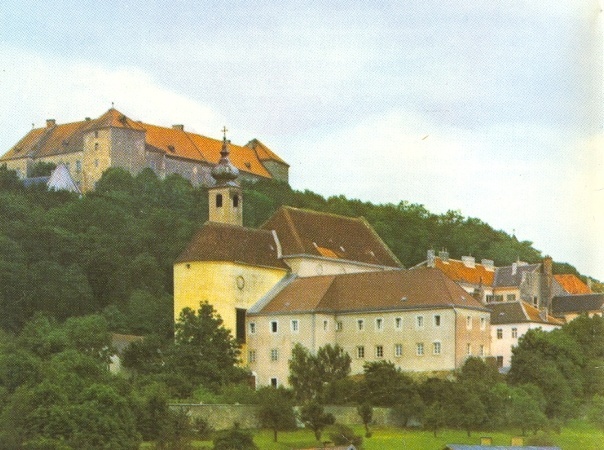Aussenansicht der Pfarrkirche 1977