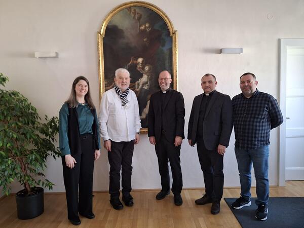 v.l.n.r.: Monika Berger (Mitglied des Osthilfekomitees), Weihbischof Josyf Milyan, Generalvikar Christoph Weiss, Ökonom Pfr. Vitaliy Herasymiv, Sekretär Pfr. Roman Ulei