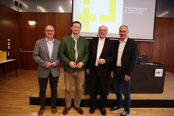 von l. nach r. Christian Ebner, Paul Nemecek, Bischof Alois Schwarz und Reinhard Polsterer