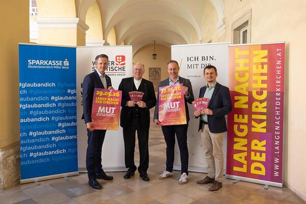 Foto: Bischof Alois Schwarz, Stefan Schmuckenschlager, Florian Haiderer und Andreas Steinmetz – gemeinsam laden sie zur Langen Nacht der Kirchen am 29. Mai ein.