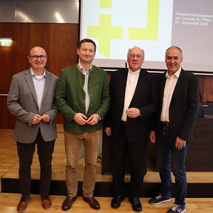 von l. nach r. Christian Ebner, Paul Nemecek, Bischof Alois Schwarz und Reinhard Polsterer