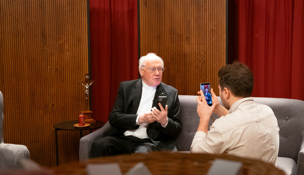 Behind the scenes - Social Media Bischof